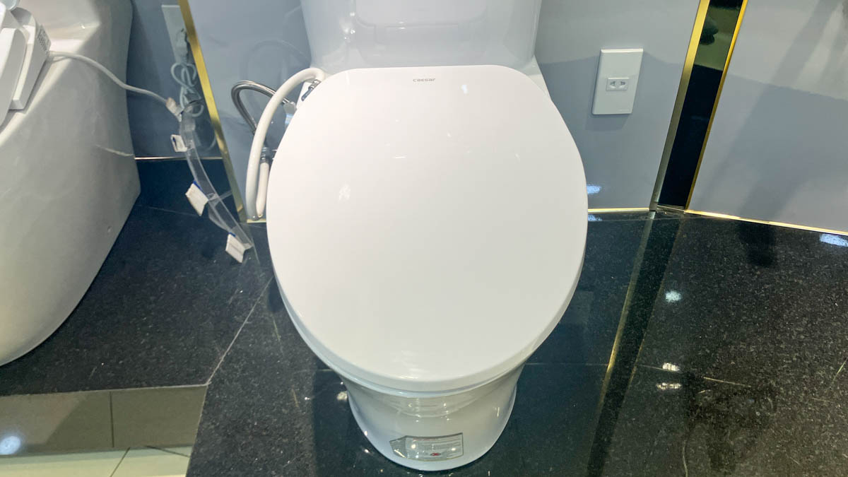 Nắp bồn cầu rửa cơ Caesar TAF060