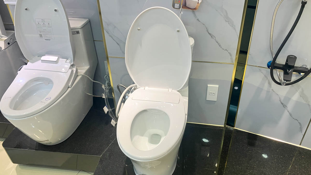 Nắp bồn cầu rửa cơ Caesar TAF060