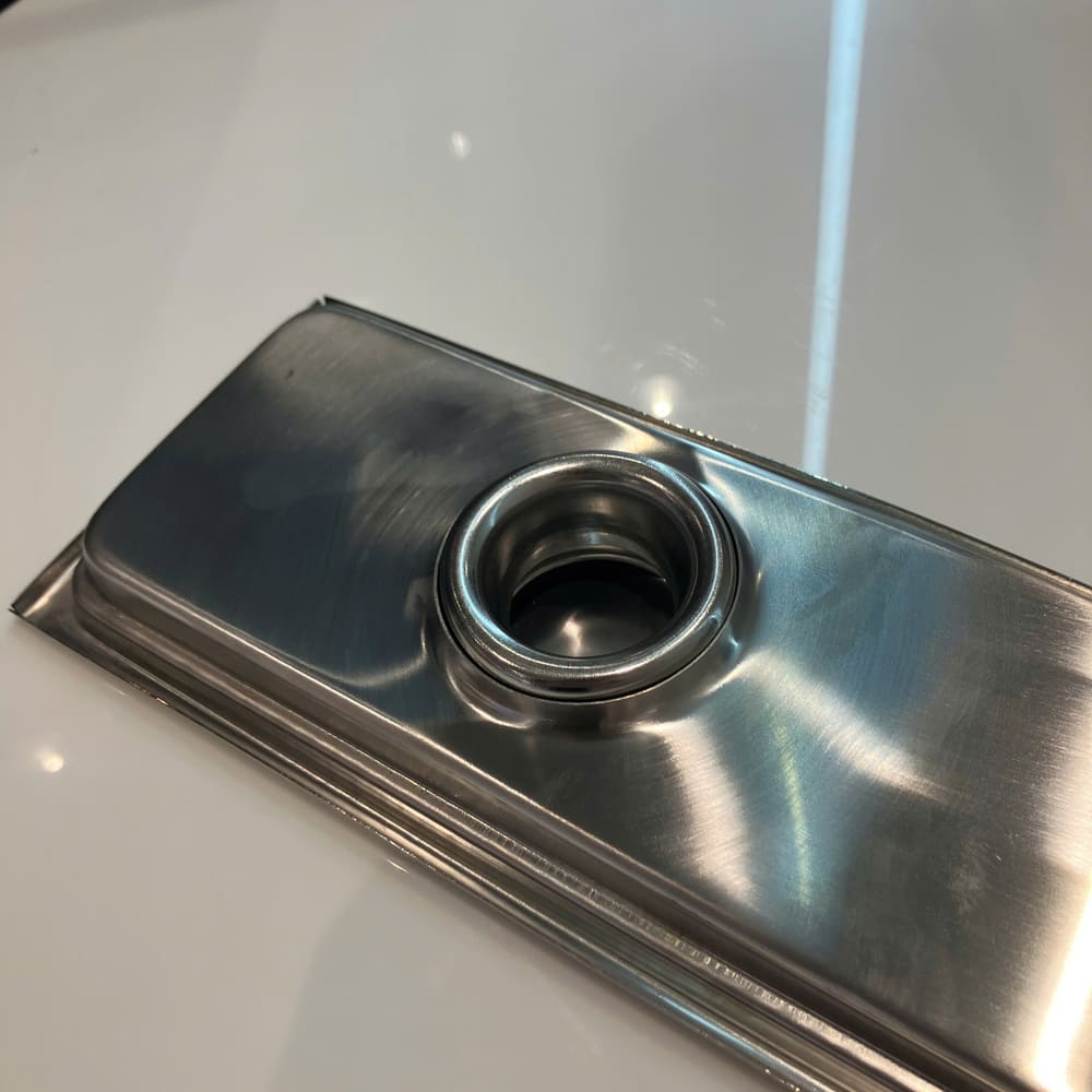 Phễu thoát sàn dài 10x60cm ø60 Caesar ST1060B