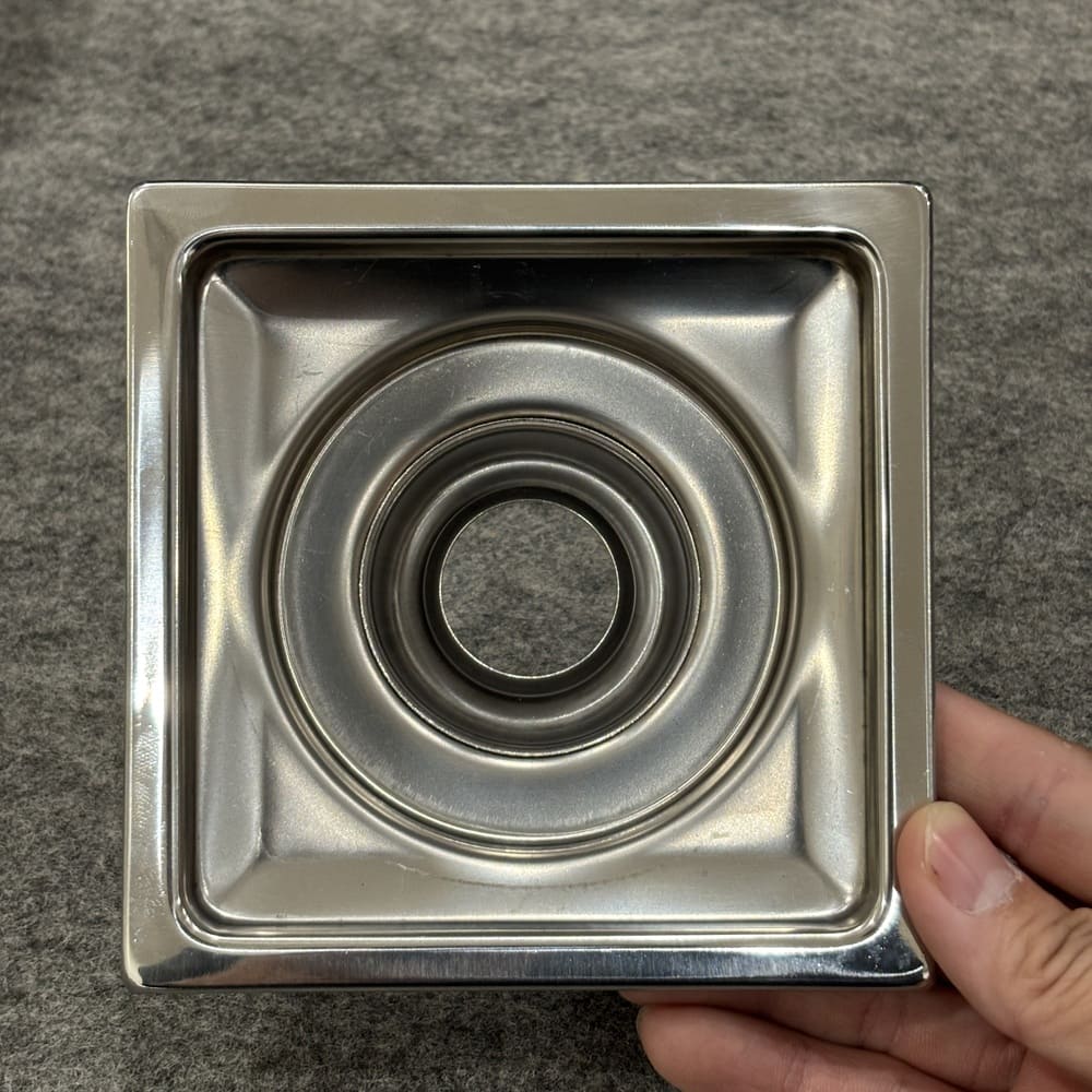 Phễu thoát sàn Caesar ST1212