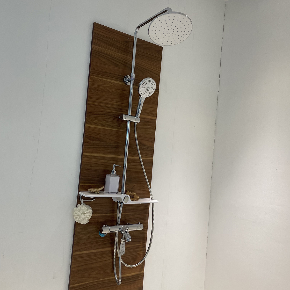 Sen cây tắm đứng Caesar BS126