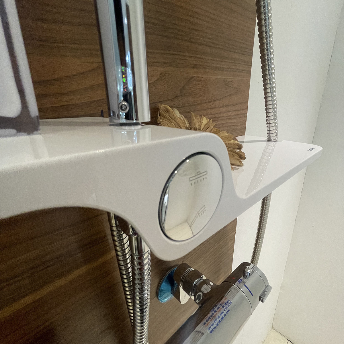 Sen cây tắm đứng Caesar BS126