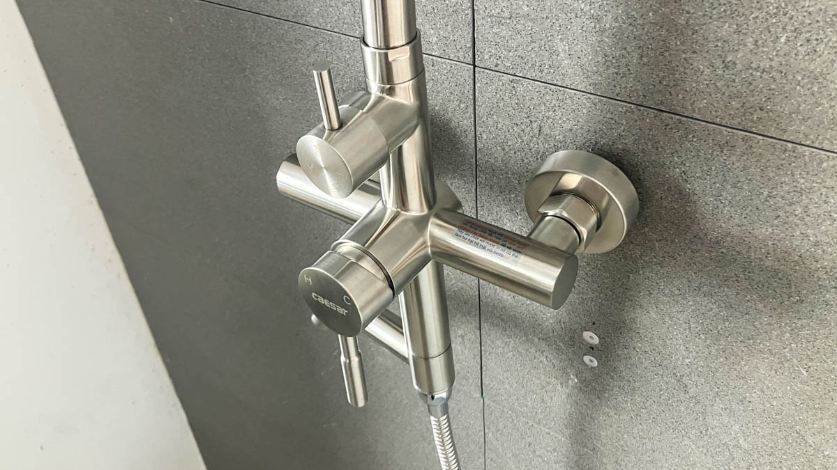 Bộ sen tắm cây nóng lạnh Caesar S1028S