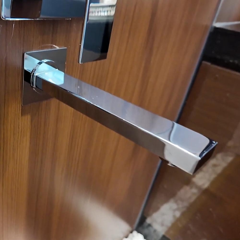 Sen tắm âm tường nóng lạnh CAESAR BS659 3 đường nước