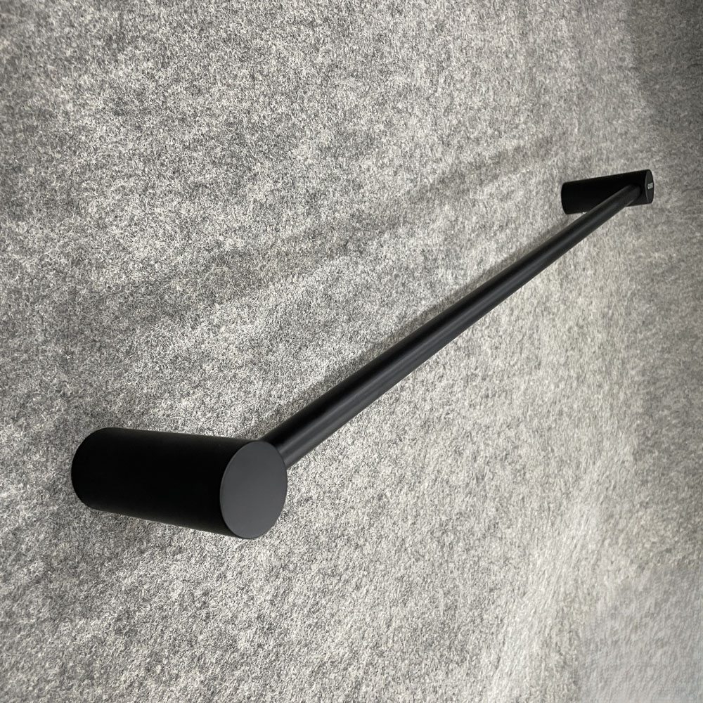 Giá treo khăn Caesar Q6301B màu đen