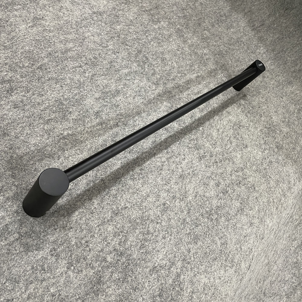 Giá treo khăn Caesar Q6301B màu đen