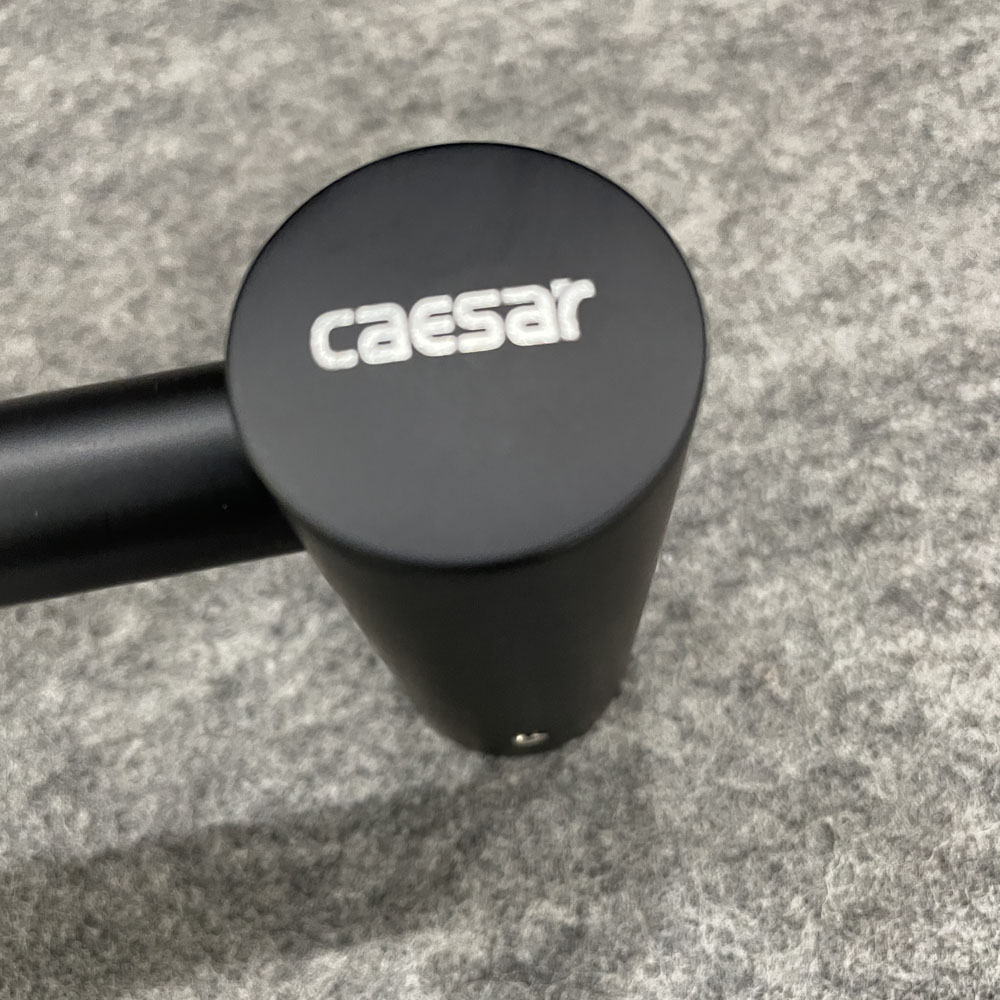 Giá treo khăn Caesar Q6301B màu đen