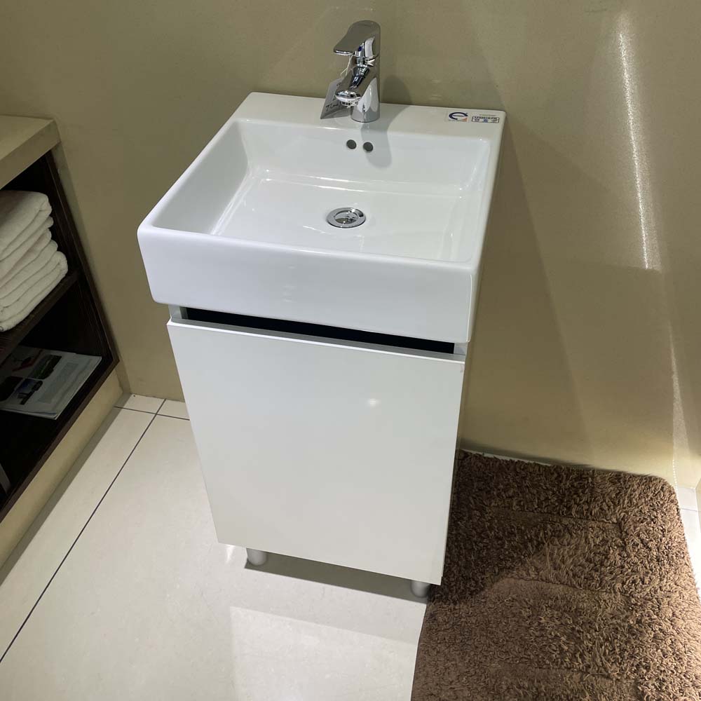 Bộ tủ chậu cabinet treo màu trắng Caesar LF5261+EH15261AV