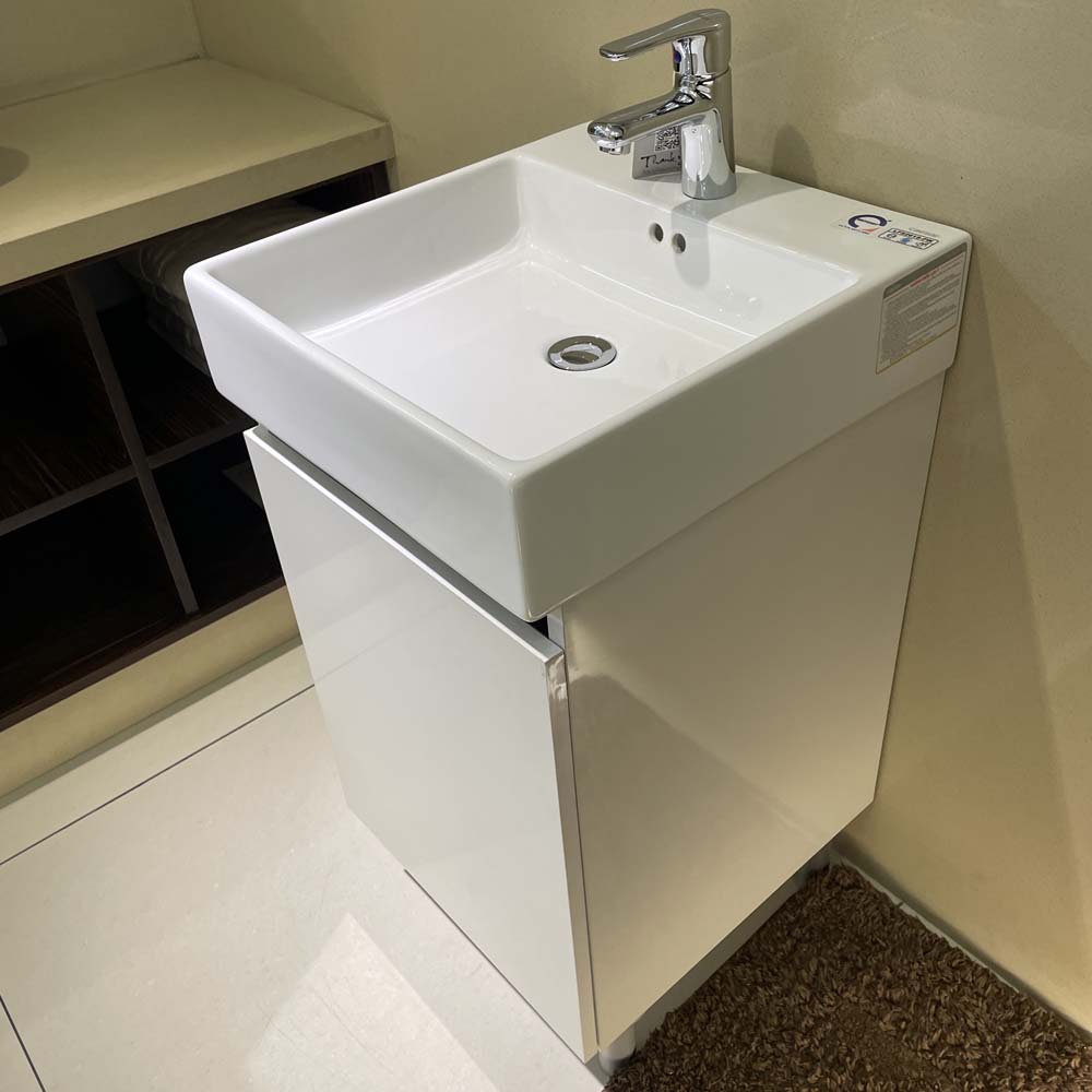 Bộ tủ chậu cabinet treo màu trắng Caesar LF5261+EH15261AV