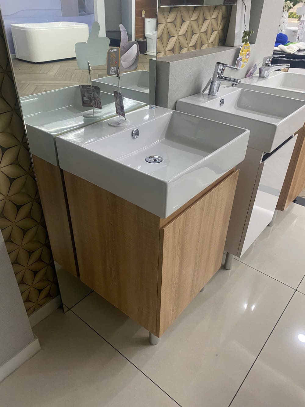 Bộ tủ chậu cabinet treo vân gỗ Caesar LF5263+EH05263AW7V