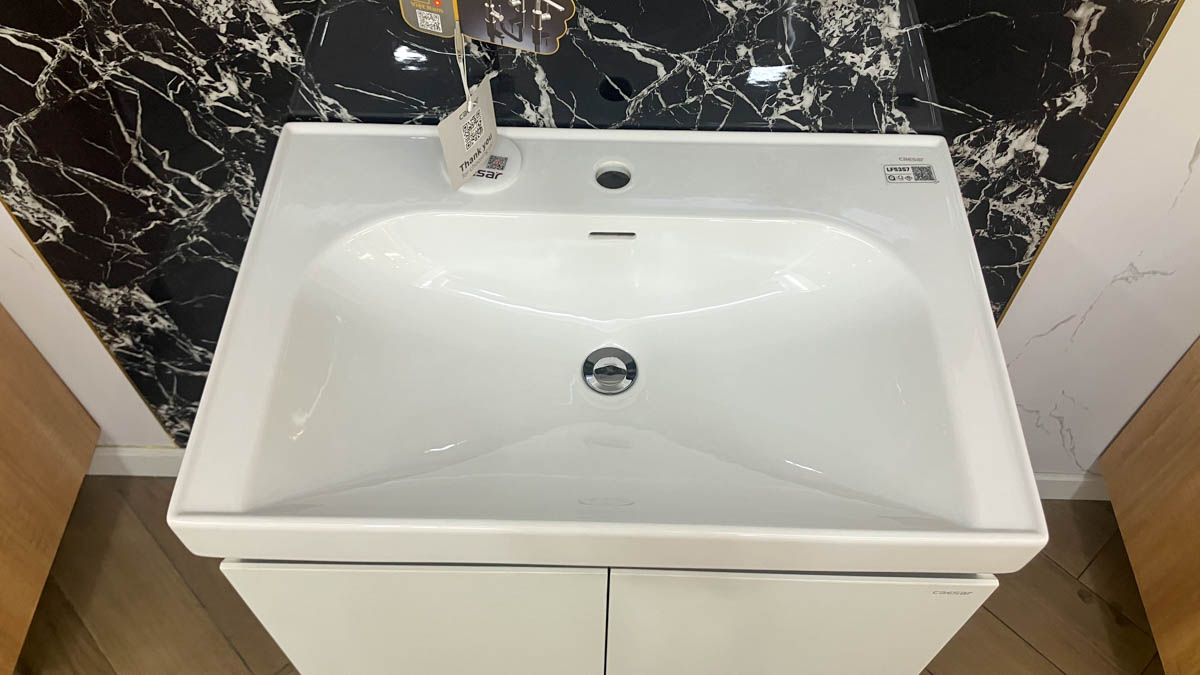 Bộ tủ lavabo Caesar LF5357+EH15357CRV