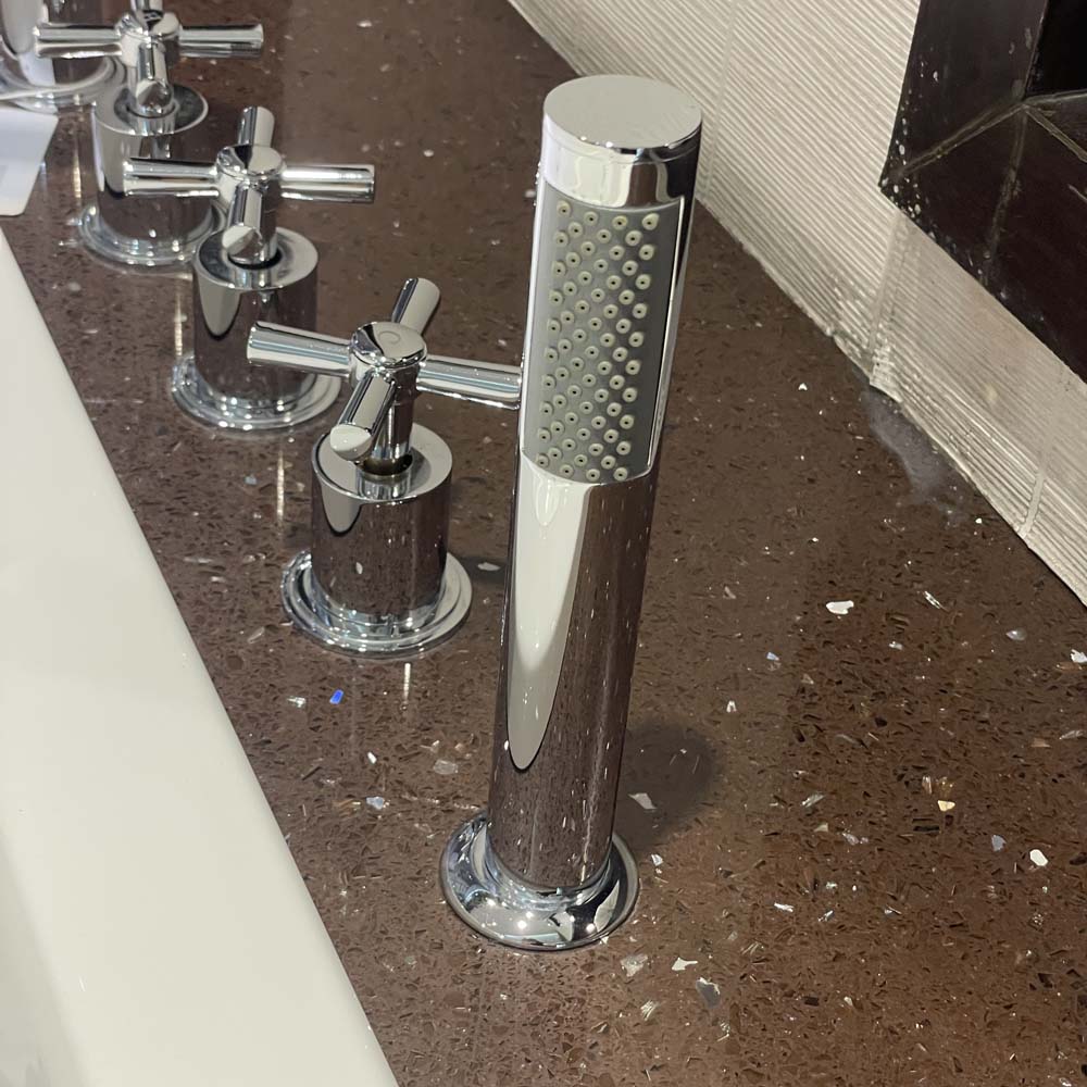 Bộ vòi sen trên bồn tắm nóng lạnh Caesar AS143C