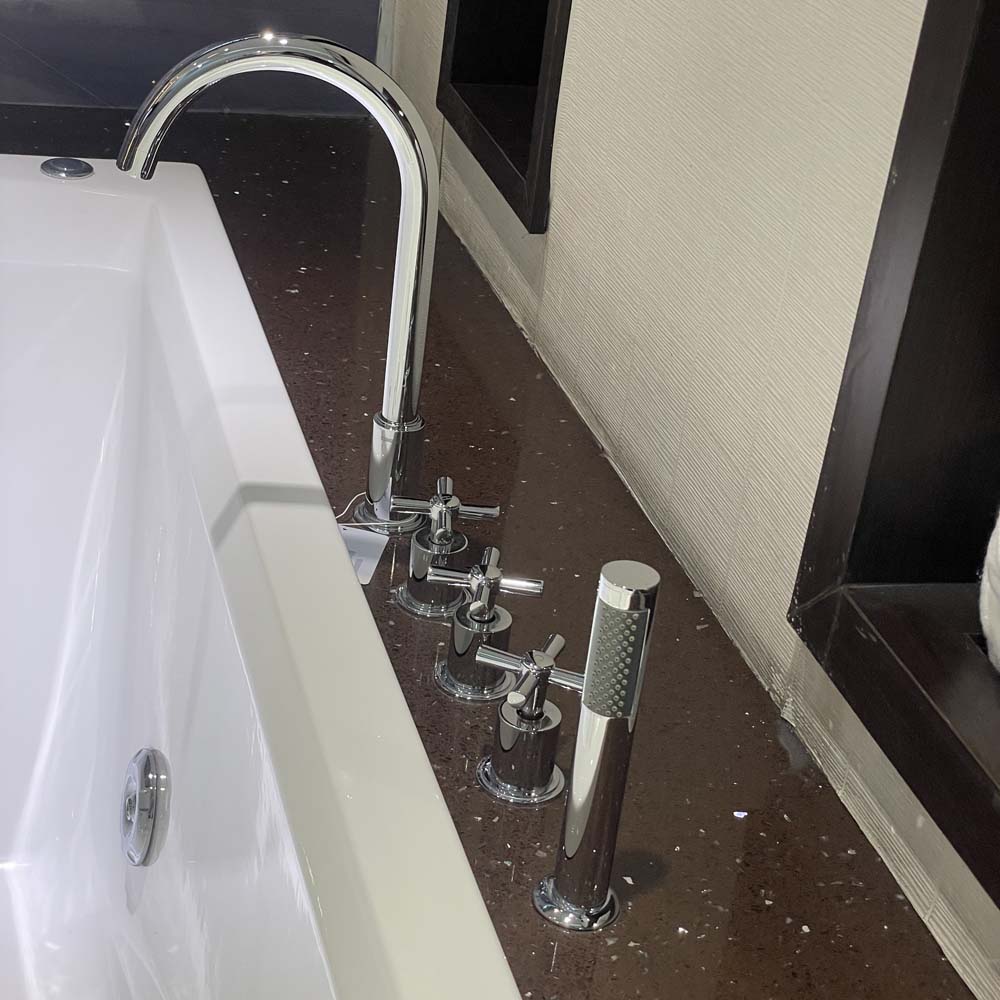 Bộ vòi sen trên bồn tắm nóng lạnh Caesar AS143C