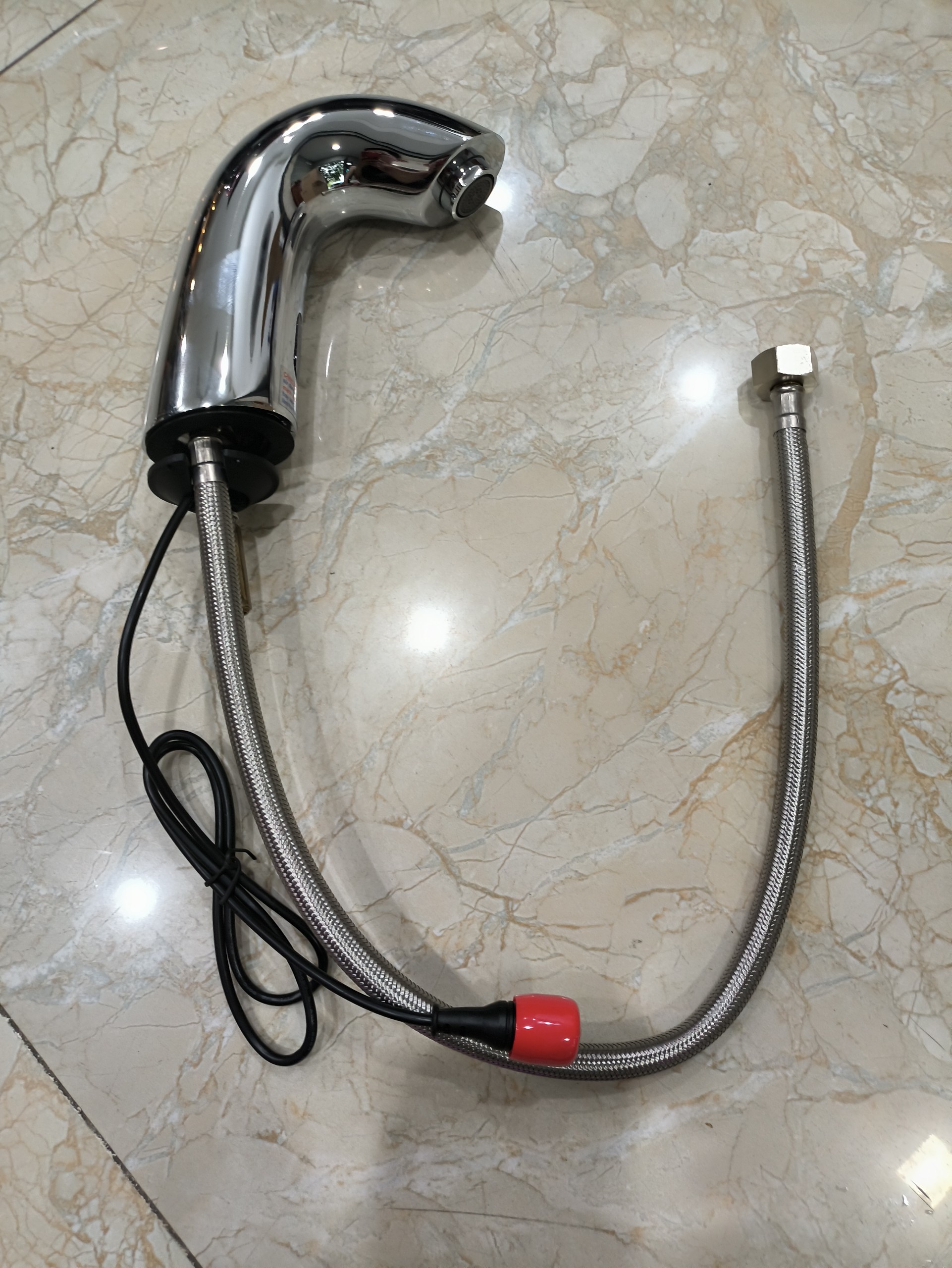 Vòi chậu lavabo cảm ứng nước lạnh Caesar A911