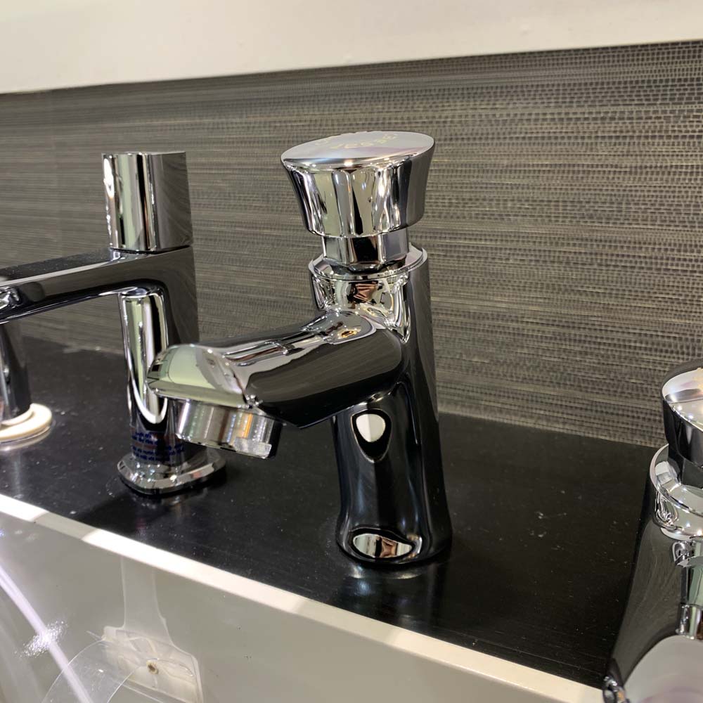 Vòi chậu lavabo lạnh Caesar B054CU