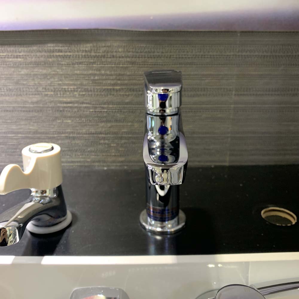 Vòi chậu lavabo lạnh Caesar B060C