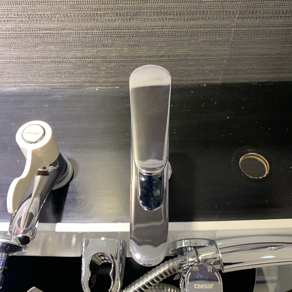 Vòi chậu lavabo lạnh Caesar B060CU