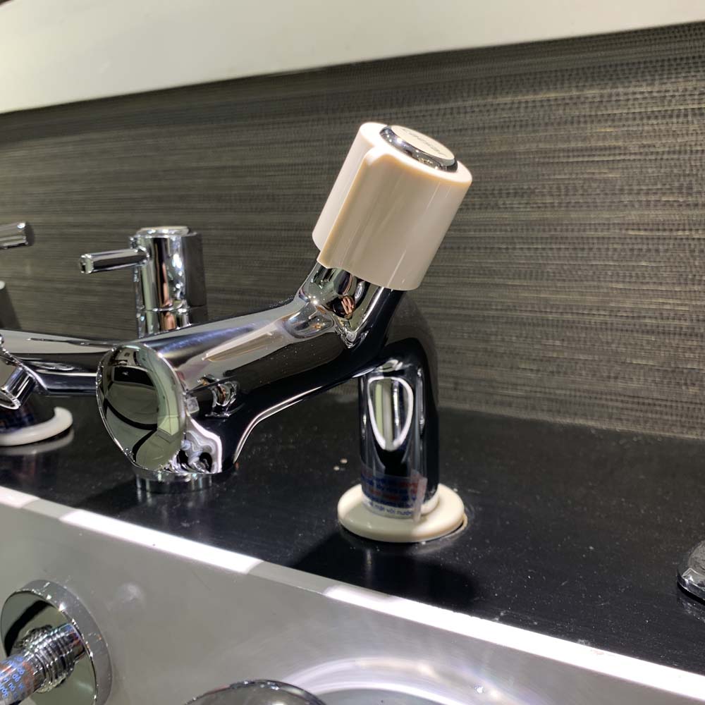 Vòi chậu lavabo lạnh Caesar B075C