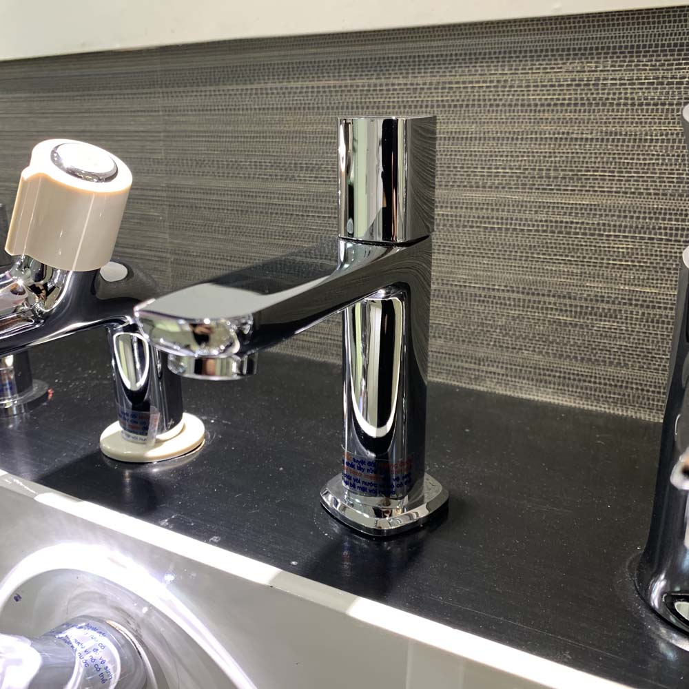 Vòi chậu lavabo lạnh Caesar B076C