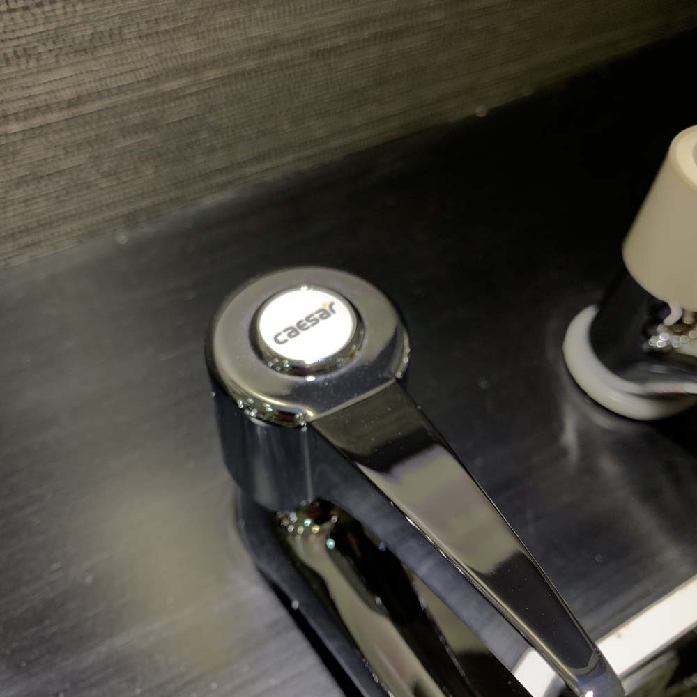 Vòi chậu lavabo lạnh Caesar B104C