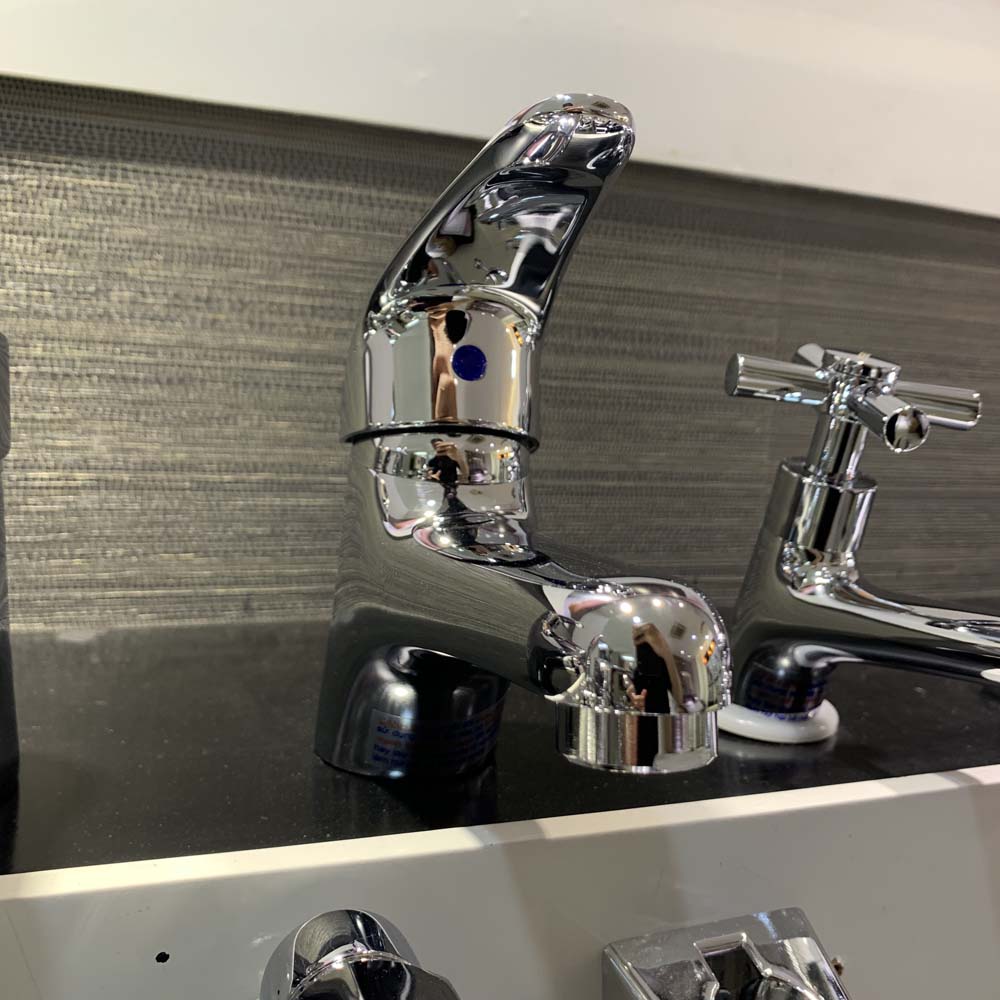 Vòi chậu lavabo lạnh Caesar B109C