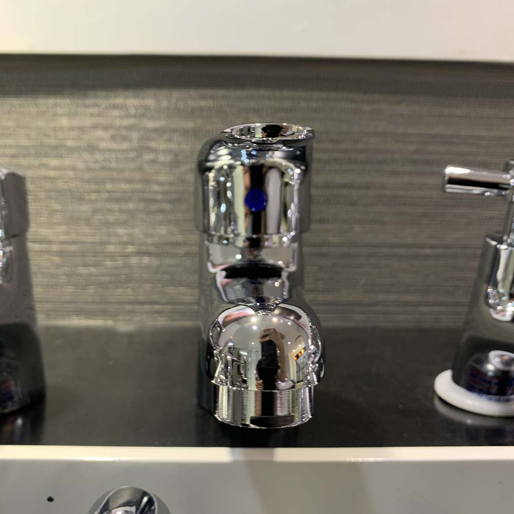 Vòi chậu lavabo lạnh Caesar B109CU