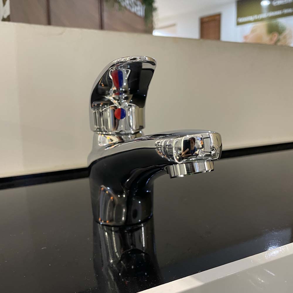 Vòi chậu lavabo nóng lạnh Caesar B170CU