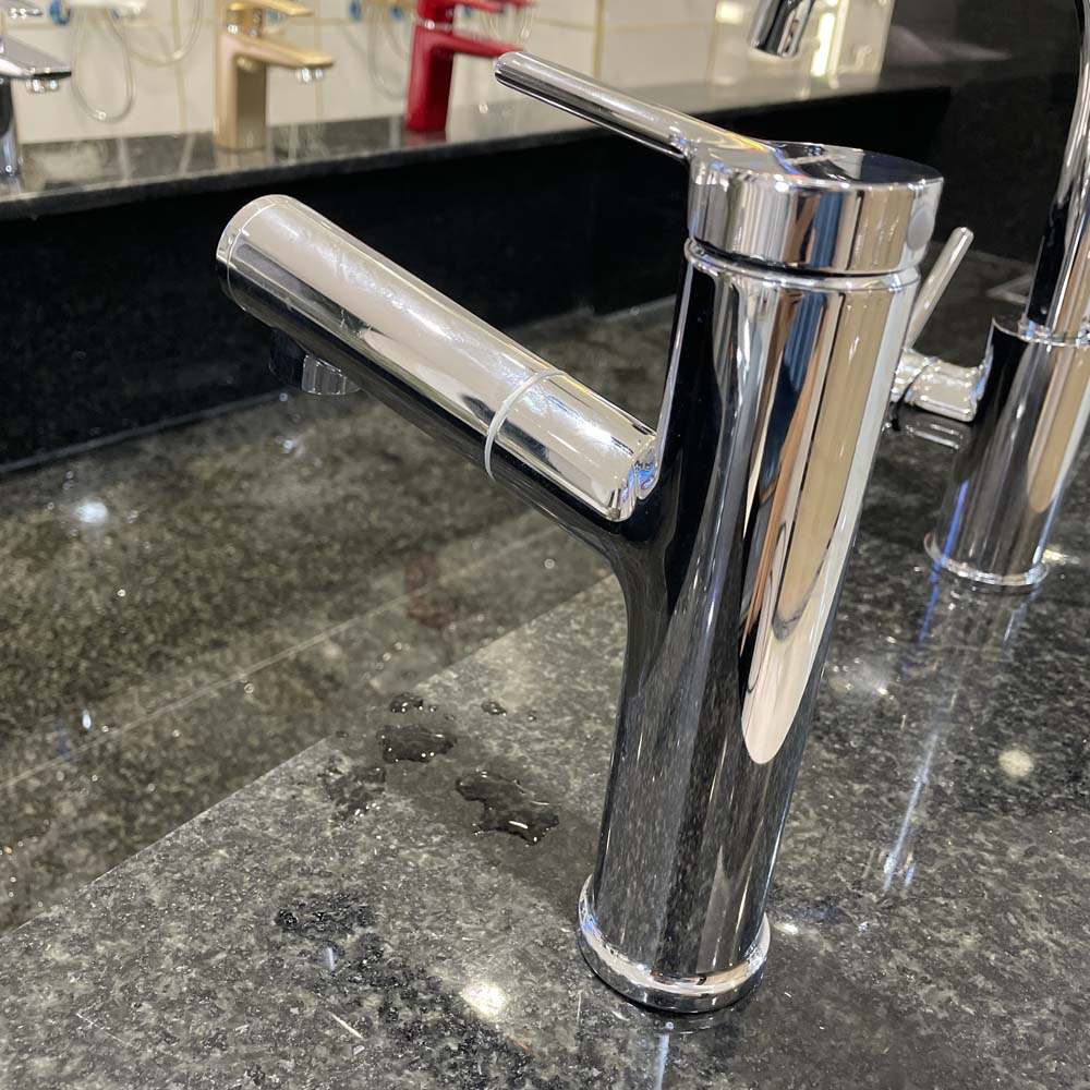 Vòi chậu lavabo nóng lạnh dây rút Caesar B196C