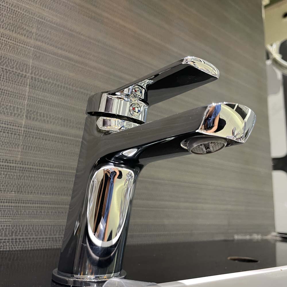 Vòi chậu lavabo nóng lạnh Caesar B200CU