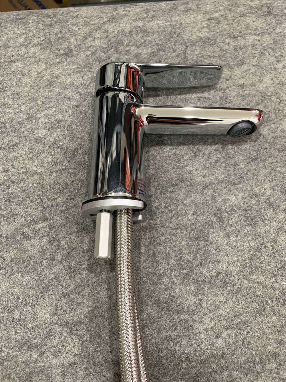 Vòi chậu lavabo nóng lạnh Caesar B380CU