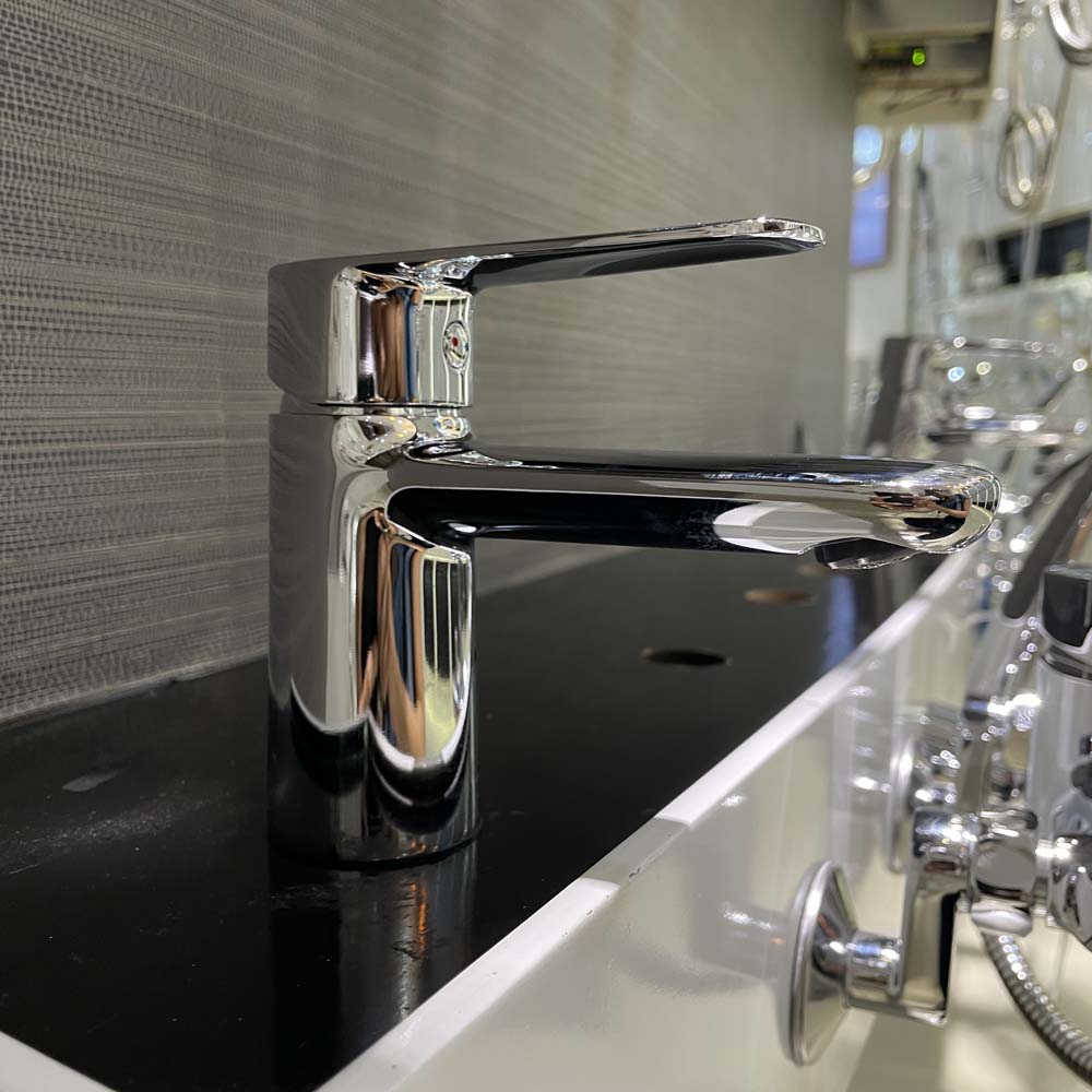 Vòi chậu lavabo nóng lạnh Caesar B380CU