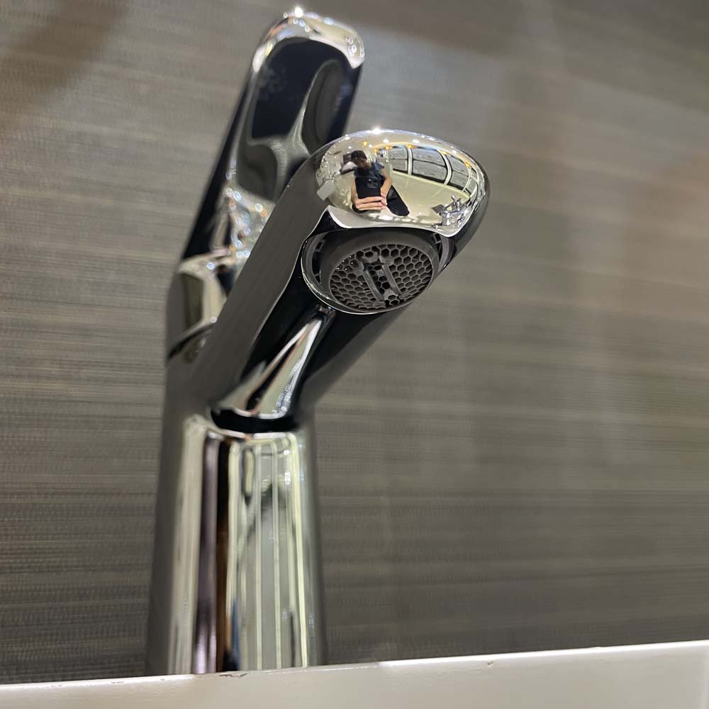 Vòi chậu lavabo nóng lạnh Caesar B380CU