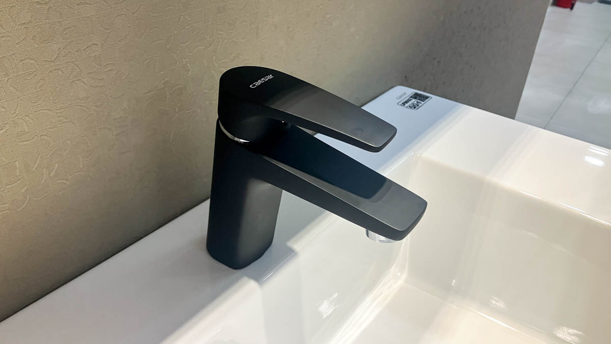 Vòi chậu lavabo nóng lạnh Caesar B390CU / CBU / CGU / CRU / CWU