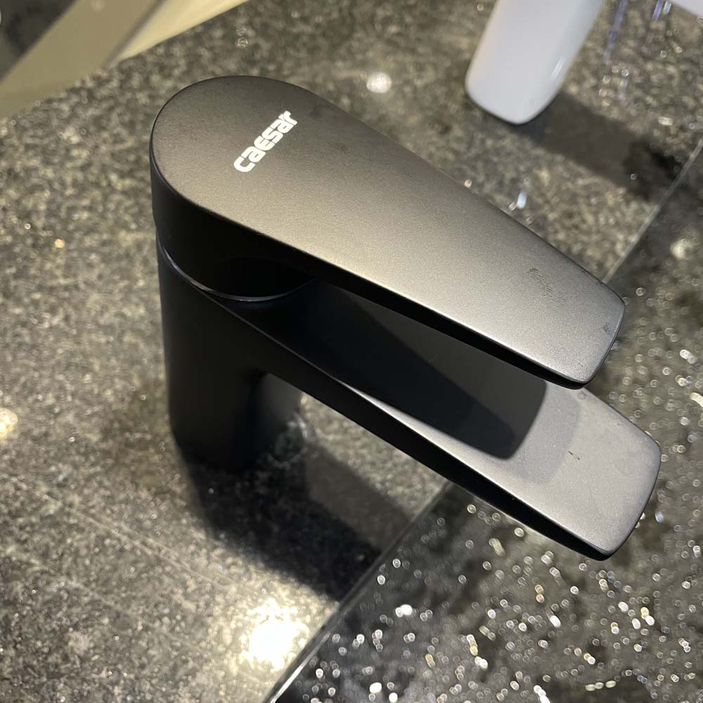 Vòi chậu lavabo nóng lạnh Caesar B390CU / CBU / CGU / CRU / CWU