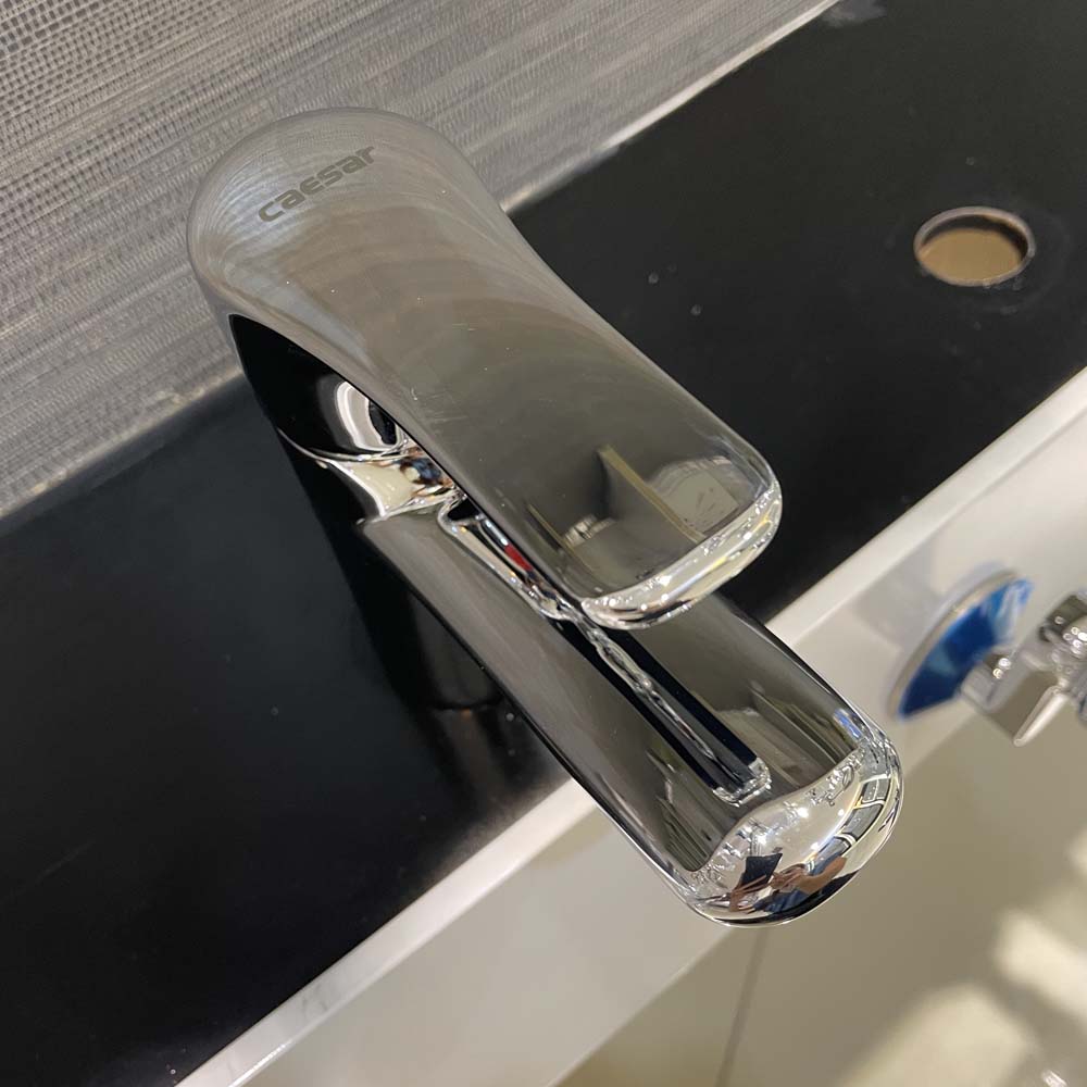 Vòi chậu lavabo nóng lạnh Caesar B430CU