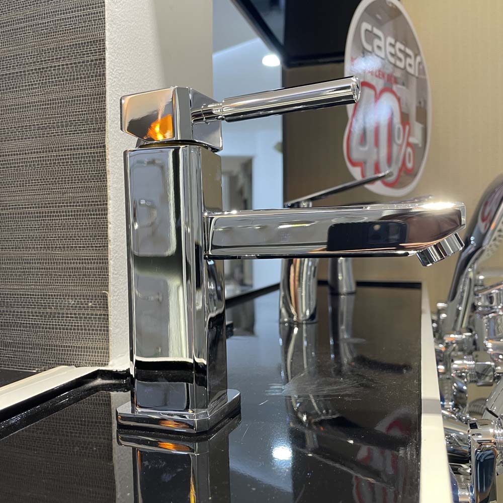 Vòi chậu lavabo nóng lạnh Caesar B460CU