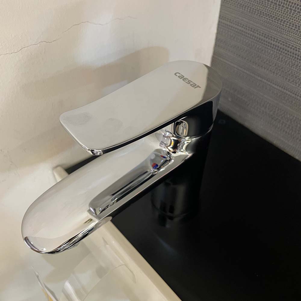 Vòi chậu lavabo nóng lạnh Caesar B490CP / B490CU