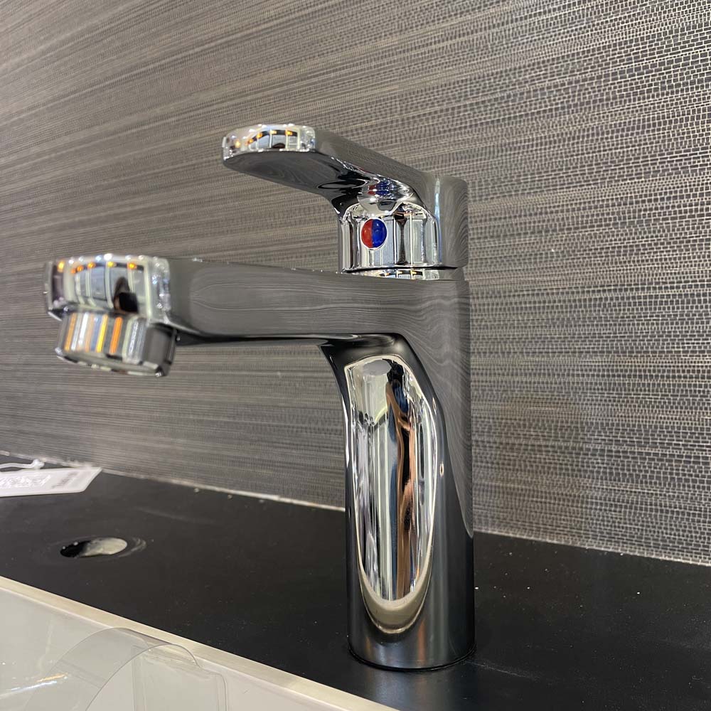 Vòi chậu lavabo nóng lạnh Caesar B570CU