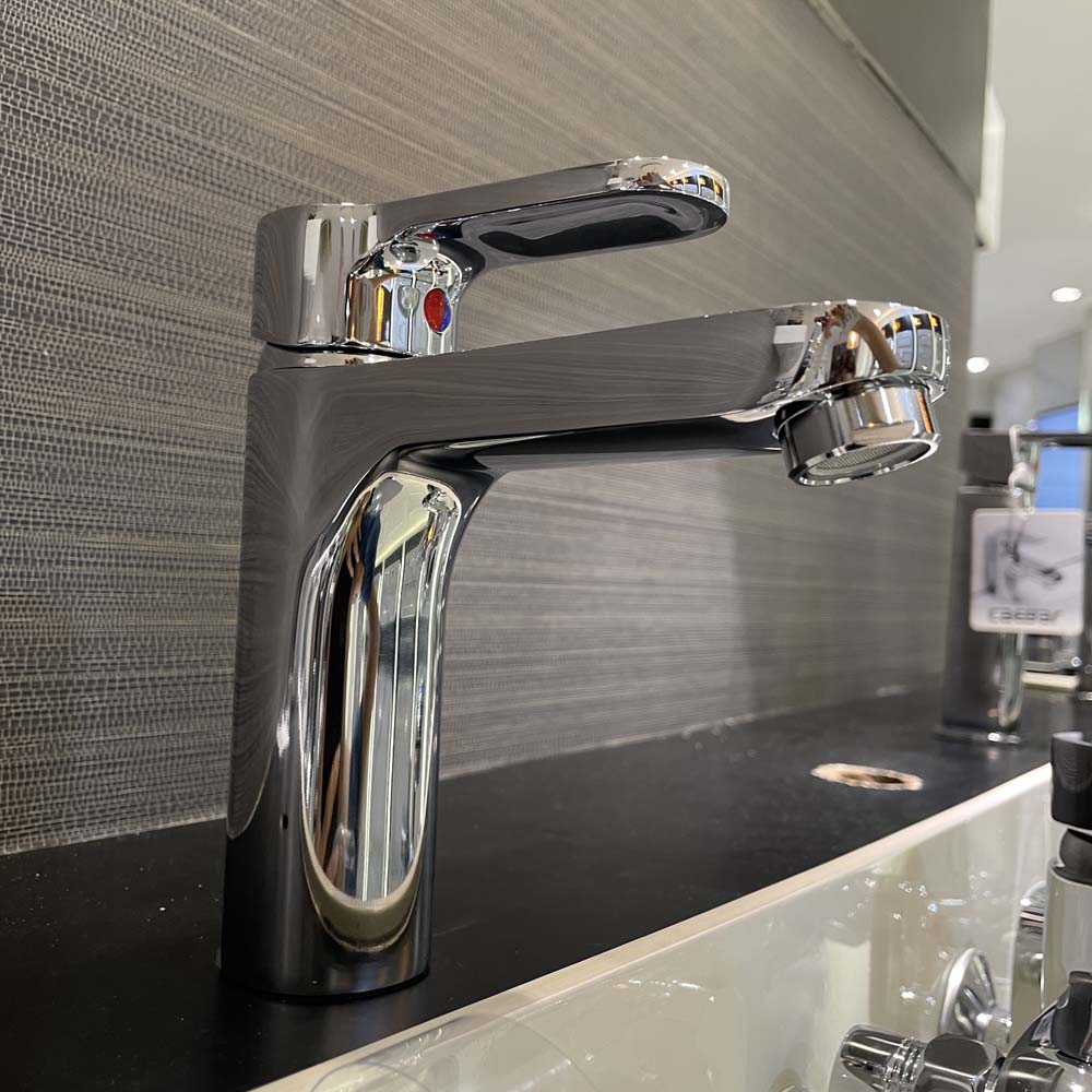 Vòi chậu lavabo nóng lạnh Caesar B570CU