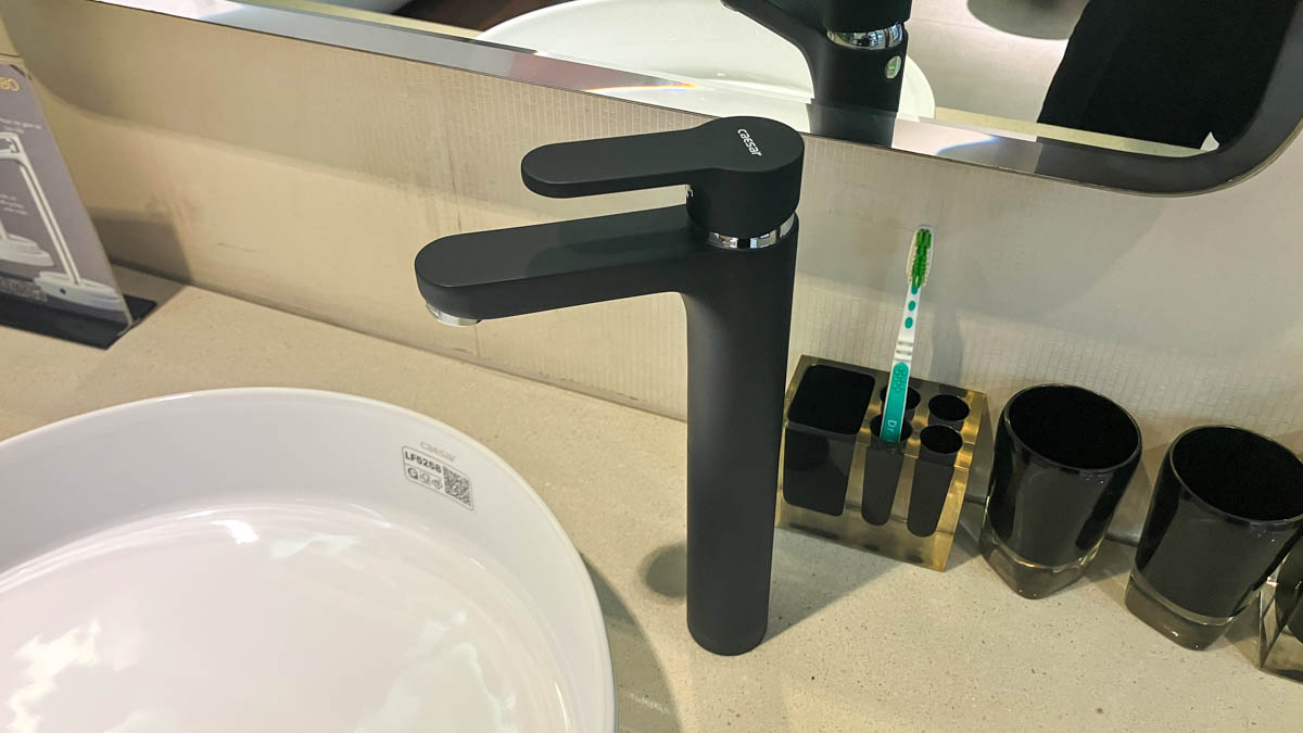 Vòi chậu lavabo nóng lạnh Caesar B571CU/ B571CBU