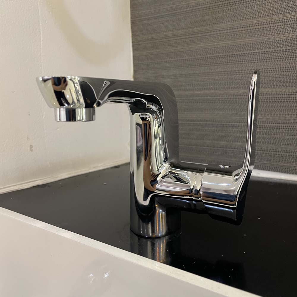 Vòi chậu lavabo nóng lạnh Caesar B740CU