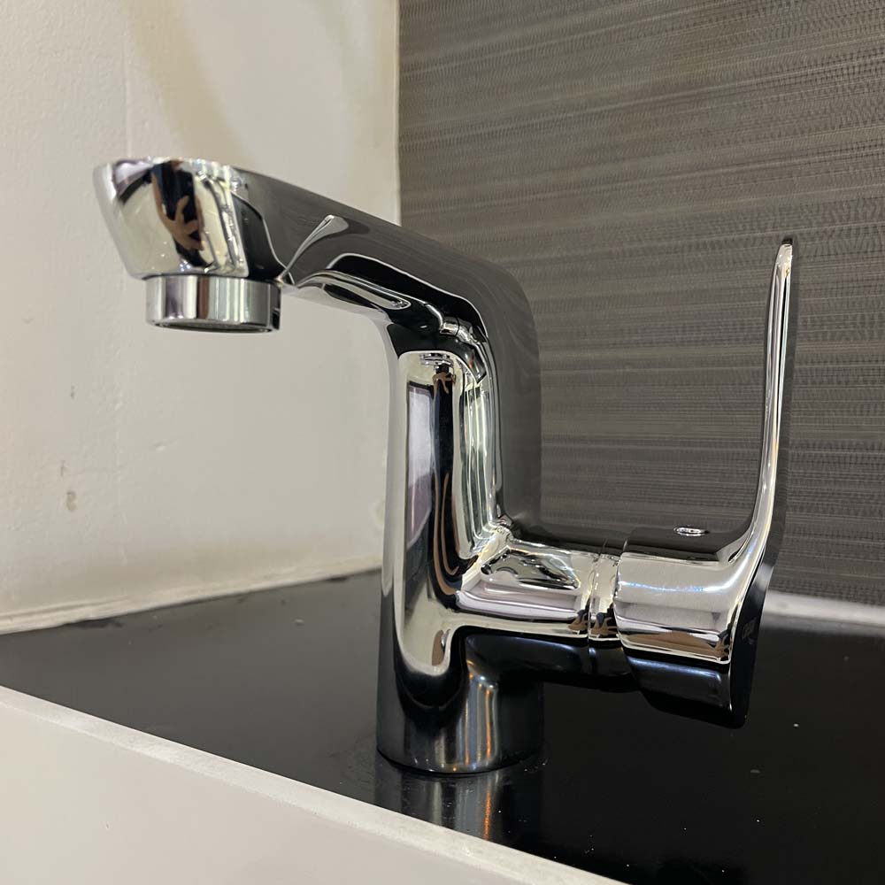 Vòi chậu lavabo nóng lạnh Caesar B740CU