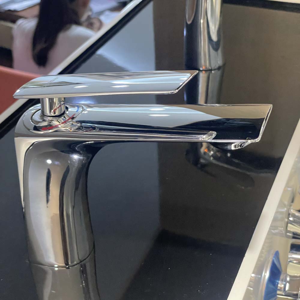 Vòi chậu lavabo nóng lạnh Caesar B820CU