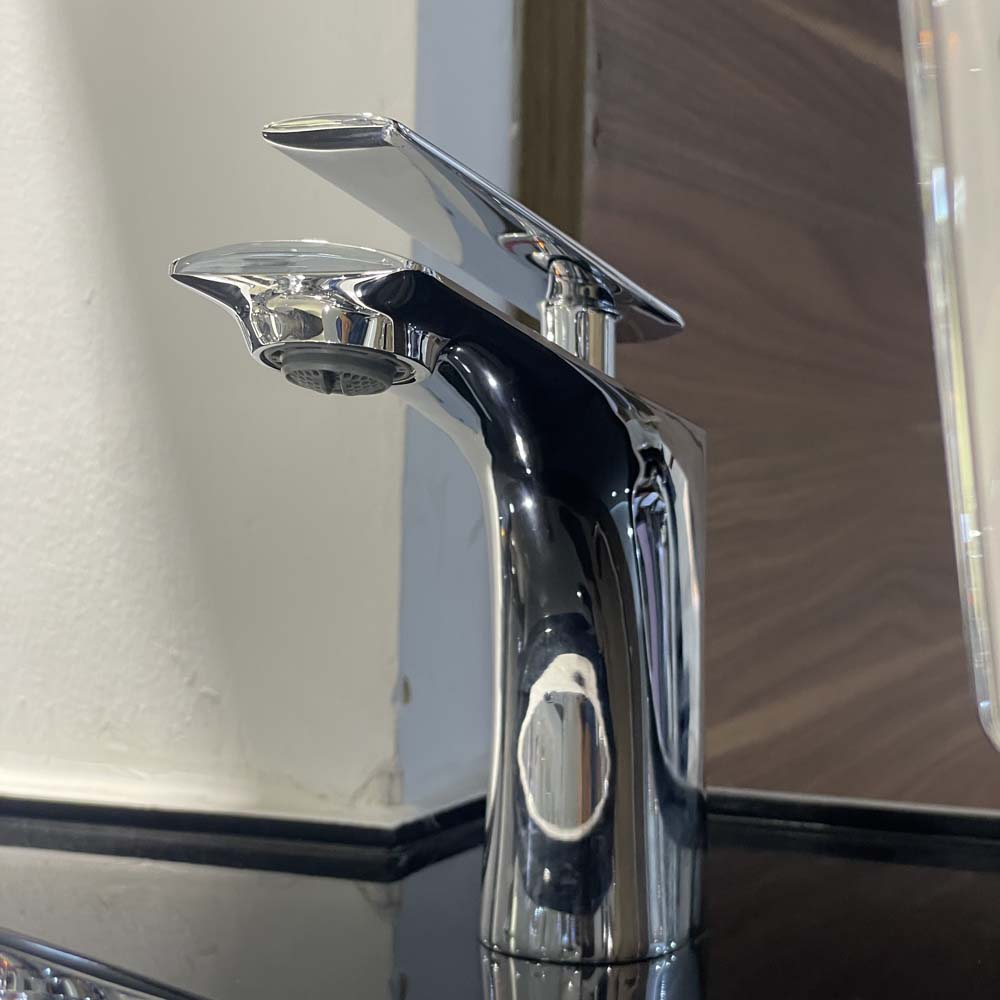 Vòi chậu lavabo nóng lạnh Caesar B820CU