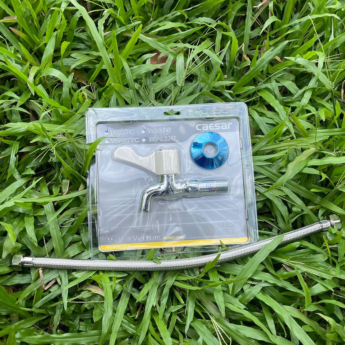 Vòi nước lạnh gắn tường Caesar W027C