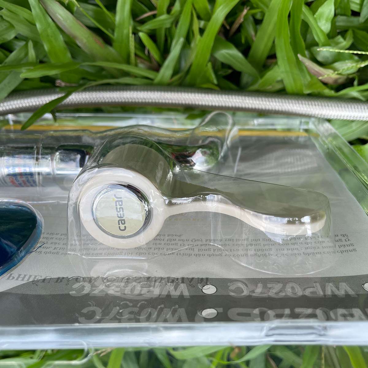 Vòi nước lạnh gắn tường Caesar W027C