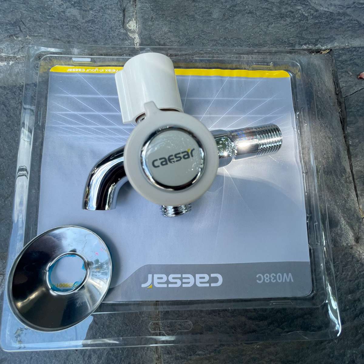 Vòi nước lạnh Caesar W038C