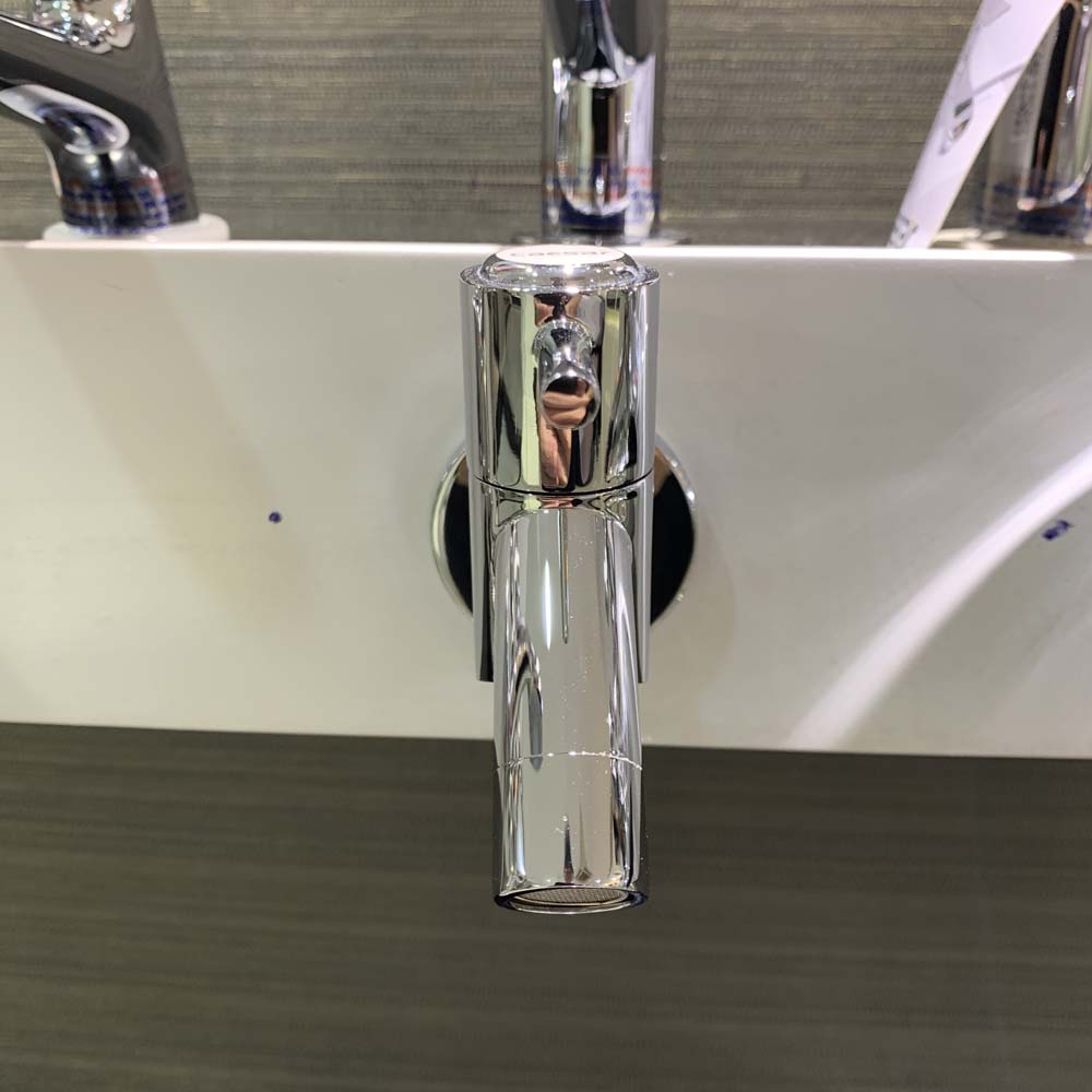 Vòi nước lạnh gắn tường Caesar W047C