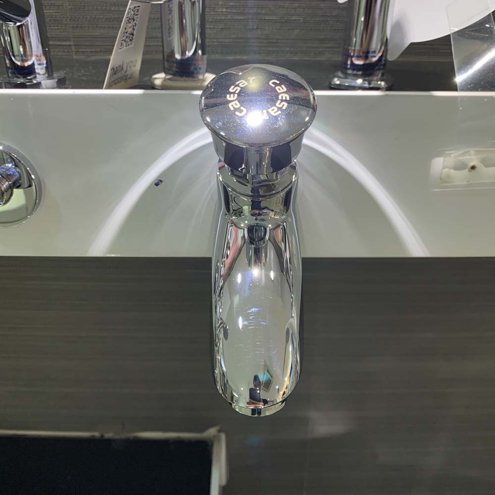 Vòi nước lạnh gắn tường Caesar W054C