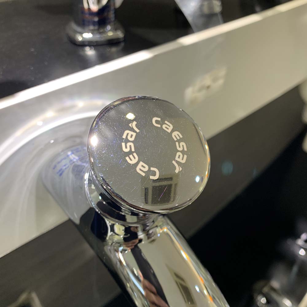 Vòi nước lạnh gắn tường Caesar W054C